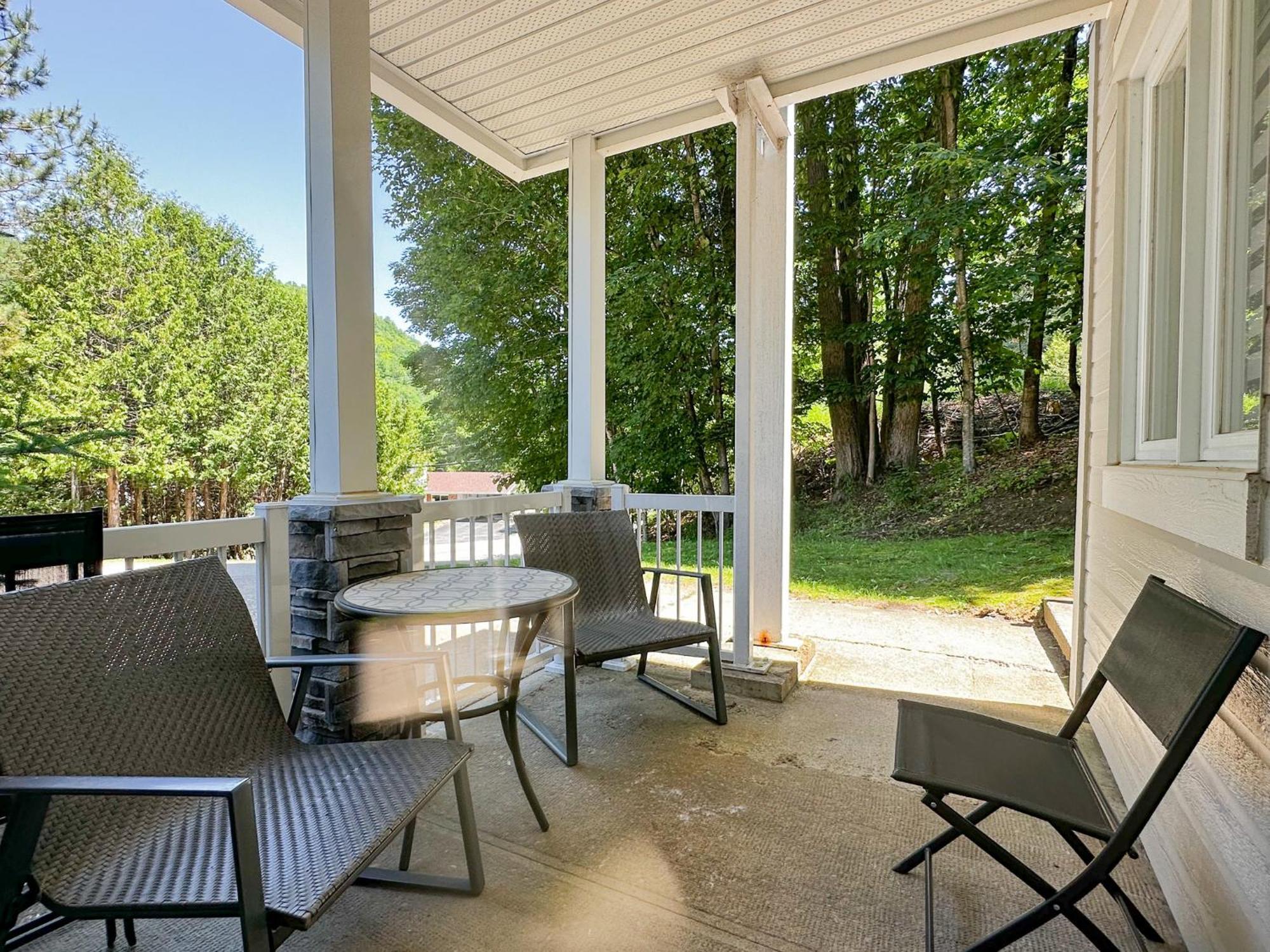The Alpine Nest - 3 Beds - 4 Guests - Free Parking - Pool Apartment Mont-Tremblant Exterior photo