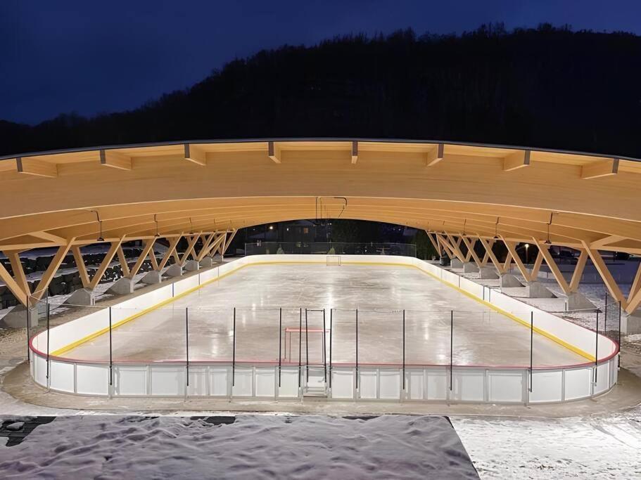 The Alpine Nest - 3 Beds - 4 Guests - Free Parking - Pool Apartment Mont-Tremblant Exterior photo