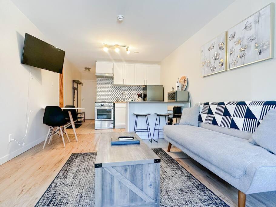 The Alpine Nest - 3 Beds - 4 Guests - Free Parking - Pool Apartment Mont-Tremblant Exterior photo